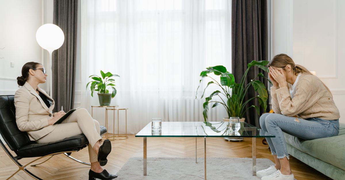 How Health Professionals Evaluate Therapist Suitability